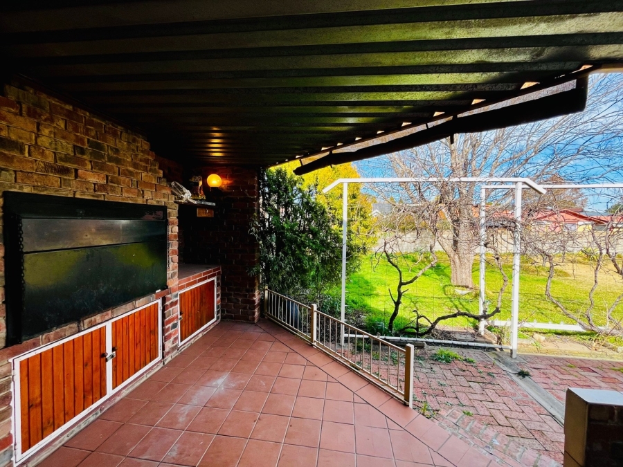 4 Bedroom Property for Sale in Pellissier Free State